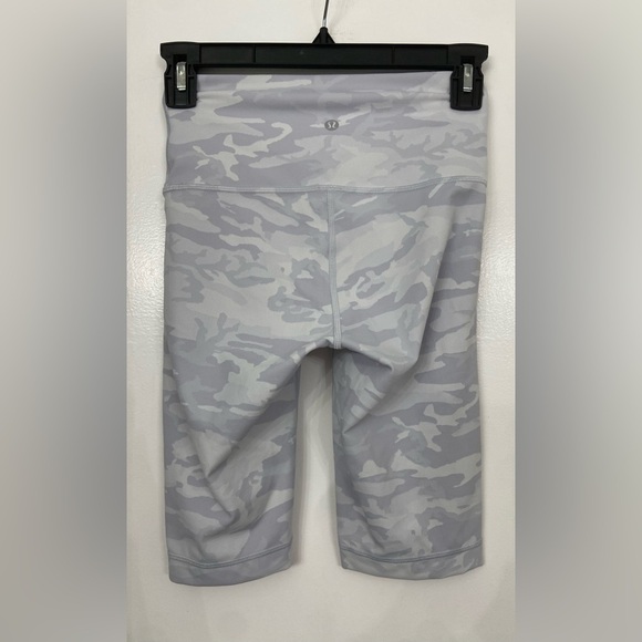 Lululemon Wunder Under Short Ribbed White Camo Size 4 - Picture 5 of 8